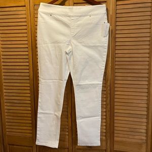 Chico’s Perfect stretch jegging White Jeans NWT Size 2 optic white
